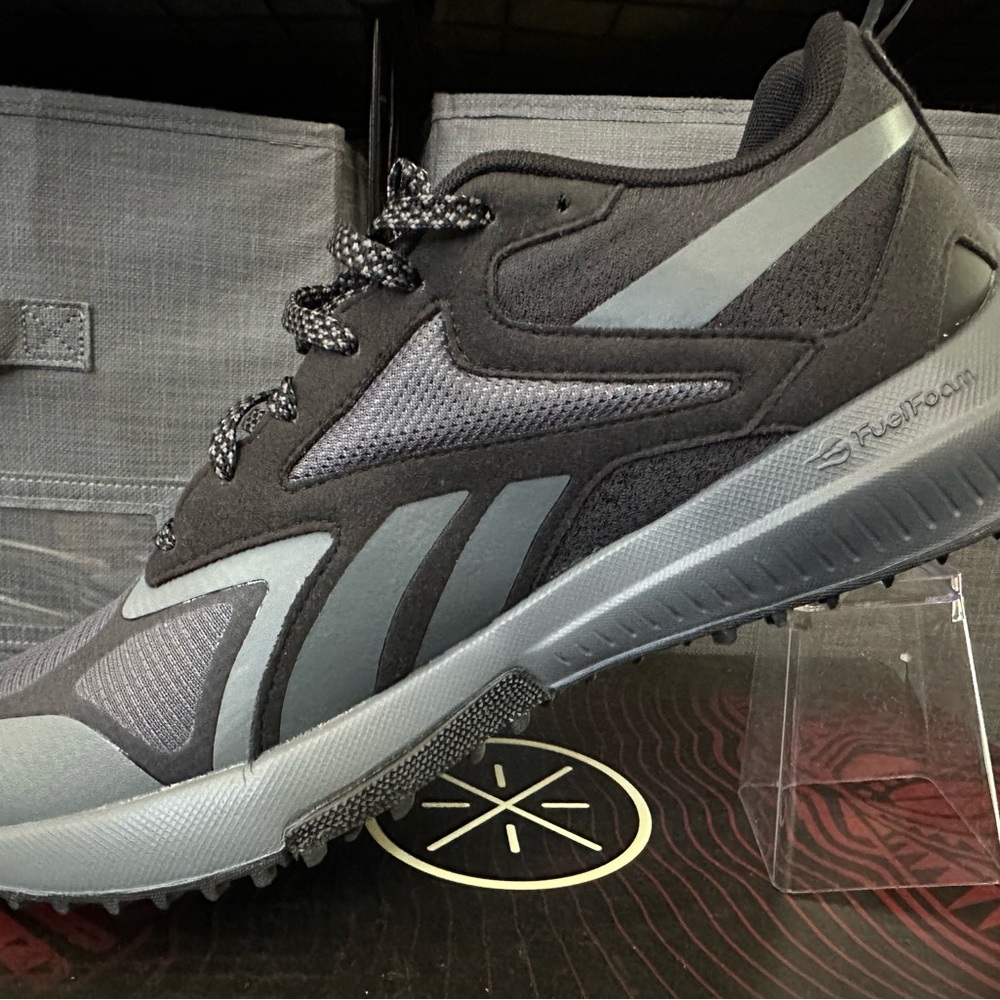 Reebok Lavante Trail 2 Men’s running shoes Black and grey size 10 NWOT